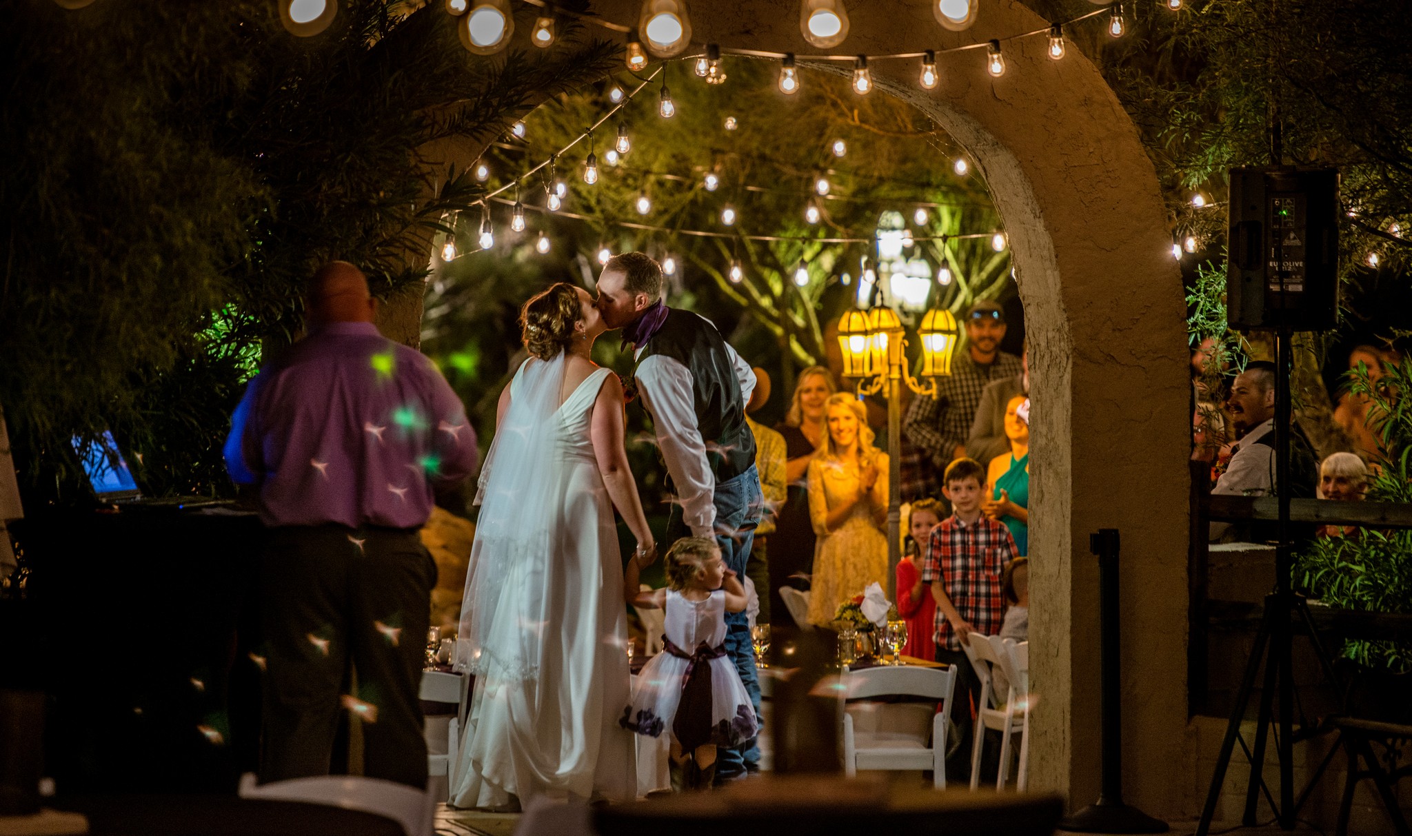 Kiss in the Archway